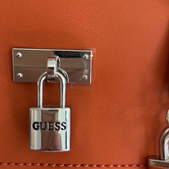 NEW WITH OUT TAGS GUESS LEERA SATCHEL IN ORANGE - Picture 4 of 10